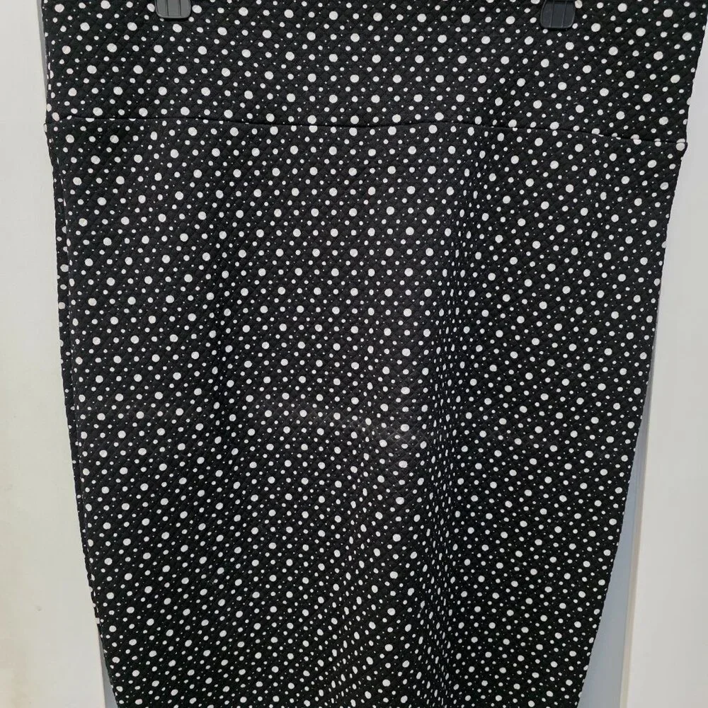 uLaRoe Cassie Pencil Skirt Size XL Black White Polka Dot Thick Fabric Work Retro - Picture 6 of 6